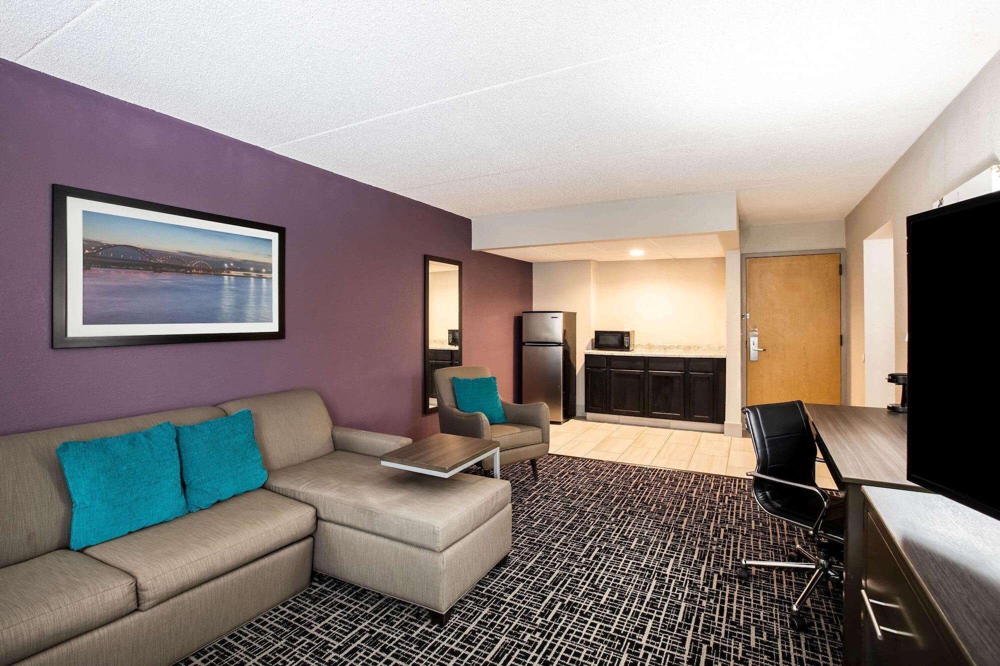 La Quinta Inn By Wyndham Davenport & Conference Center Extérieur photo